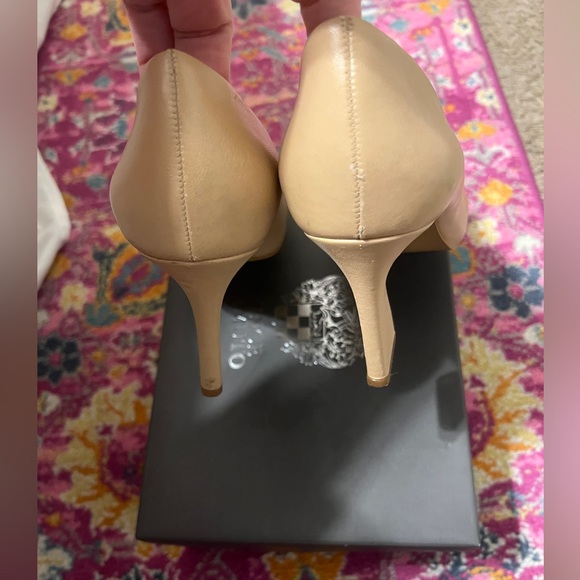 NEW VINCE CAMUTO thanley Sandstone Nude Pumps Size 12 Women Leather Pointy Heels - Picture 8 of 8